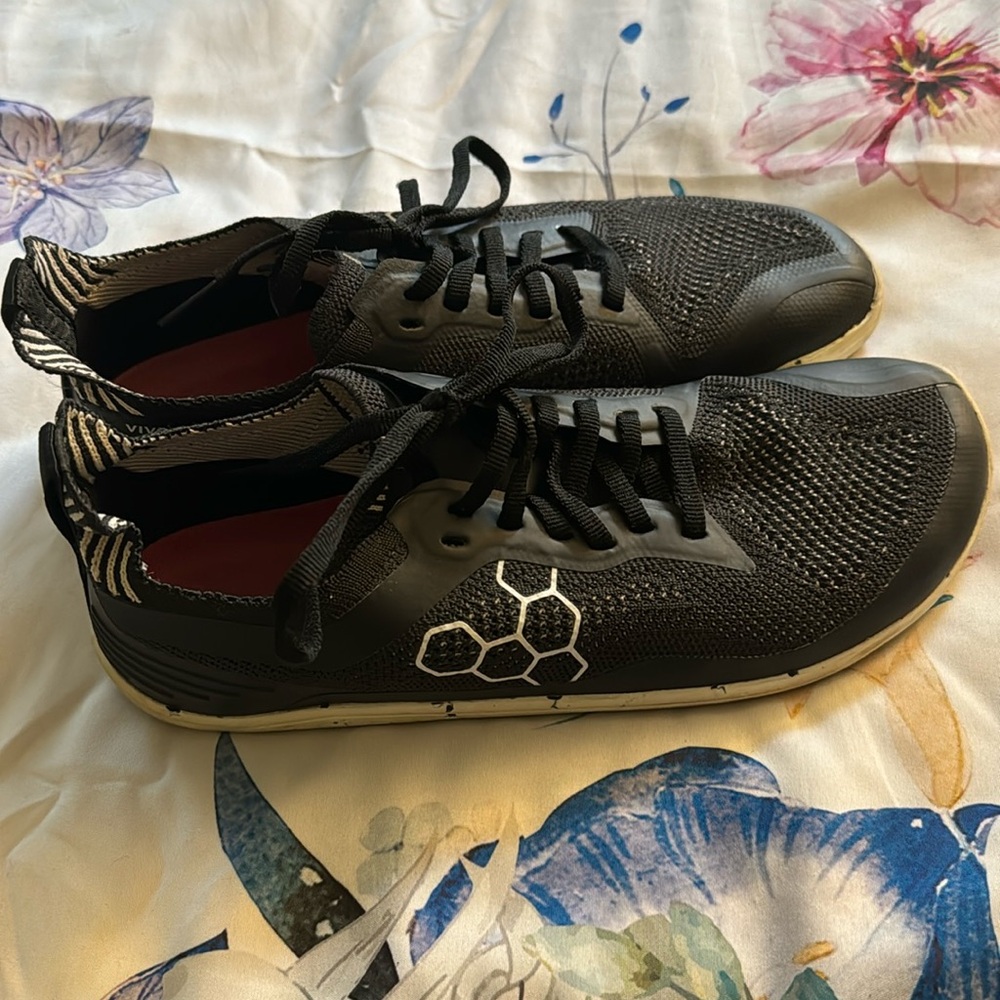 VIVO barefoot shoes size EUR 40L black